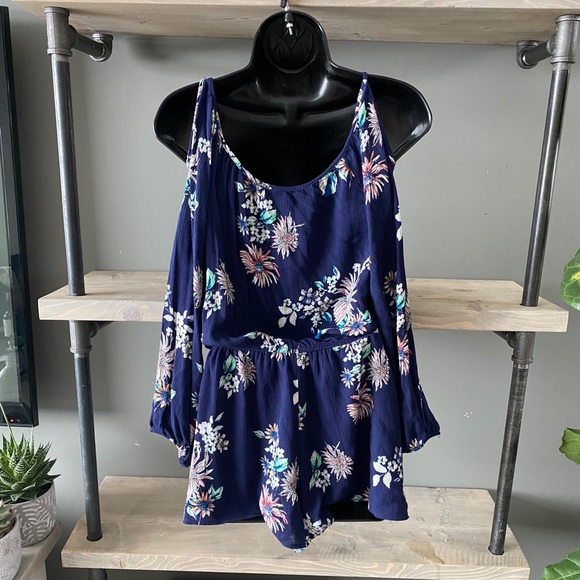 3/$30 Love...ady Navy Cold Shoulder Floral Romper - Picture 7 of 9